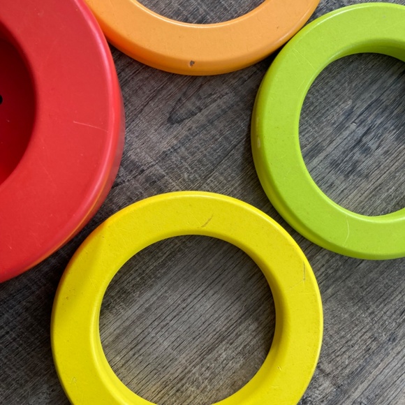 Lovevery Clear Tube with Stacking Rings - Picture 3 of 3